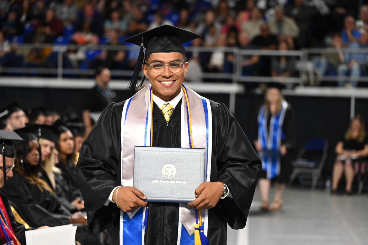 MTSU's tweet photo. Graduation day smiles are our favorite kind of smiles! #trueBLUE #MTSU2022 https://t.co/UpQoKblT3i