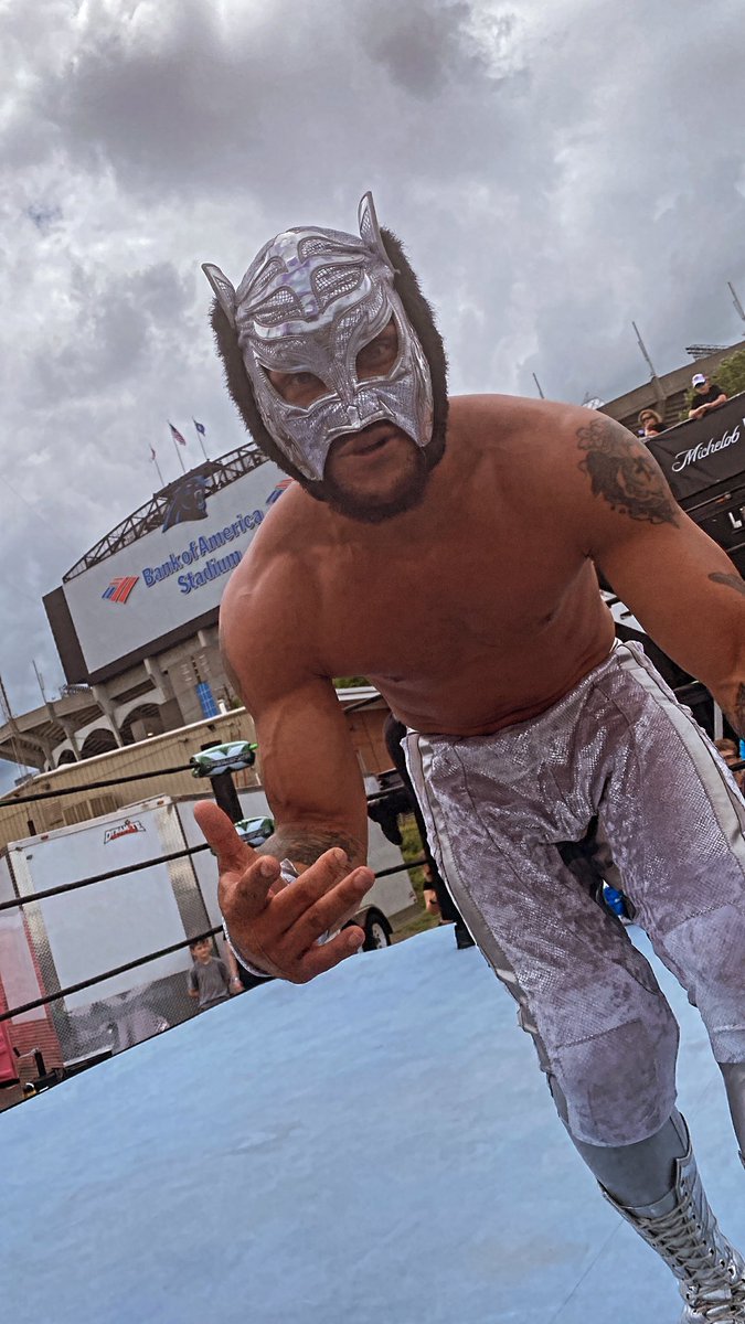 Lucha Lit!!🔥🔥🔥 #LuchaMania @LuchadorLD