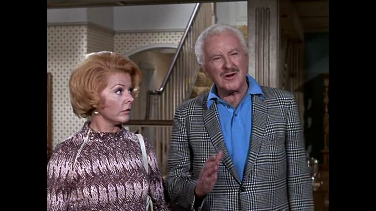 UKNoContextTV's tweet photo. Do you remember this episode of #Bewitched? [6.13546@1175s] #TVWithZeroContext #ABCUS https://t.co/4ZWW11letF