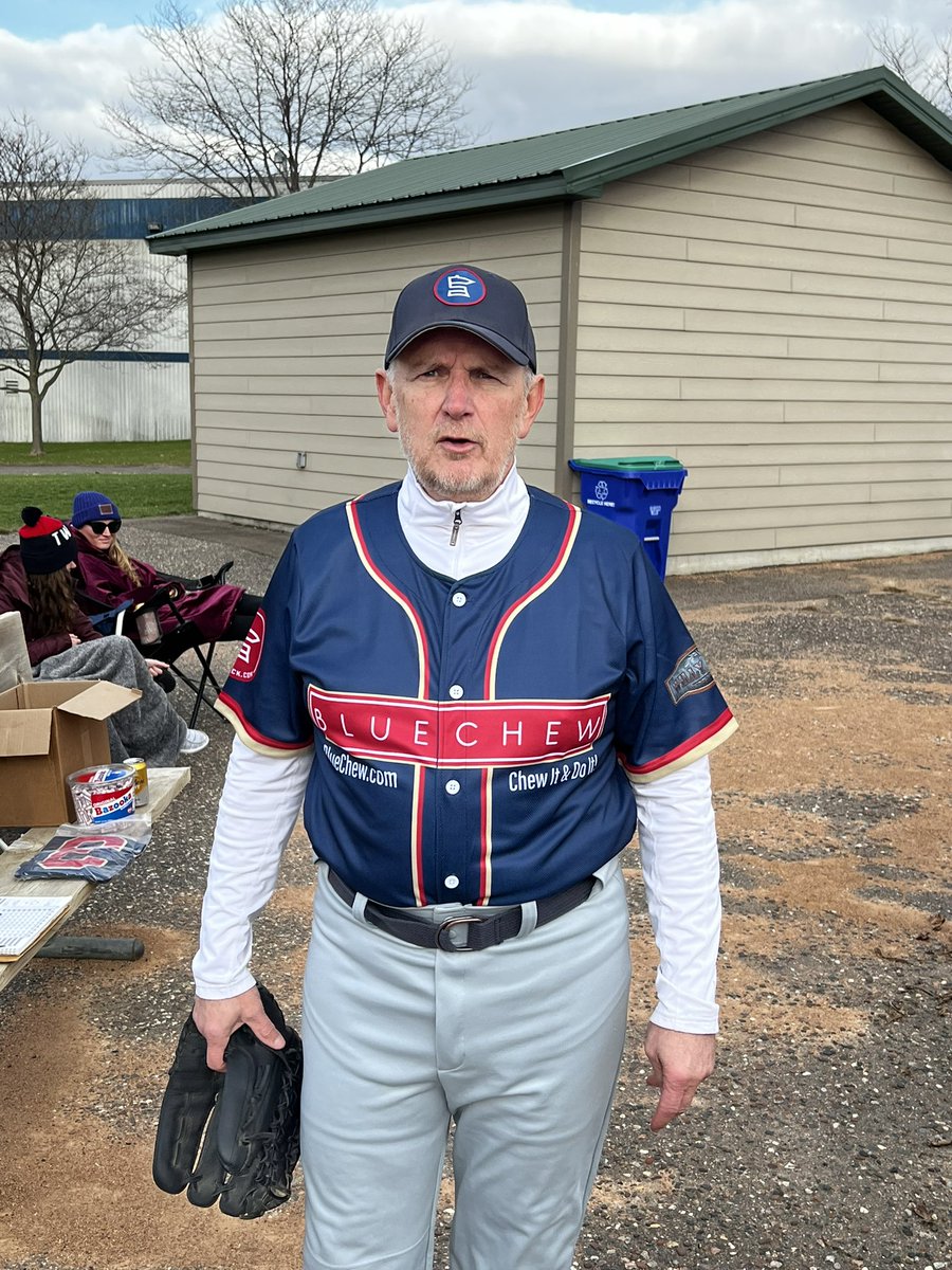 GriffinZmith's tweet photo. First games in the books for @BlueChew, @JLBUS, @WillyMcCoys ! Shoutout for the jerseys from @SotaStickCo and hats from @NorthernLids! 2 wins to start the season! #ChewItandDoIt #sofbtall https://t.co/L8u2IcfeFo