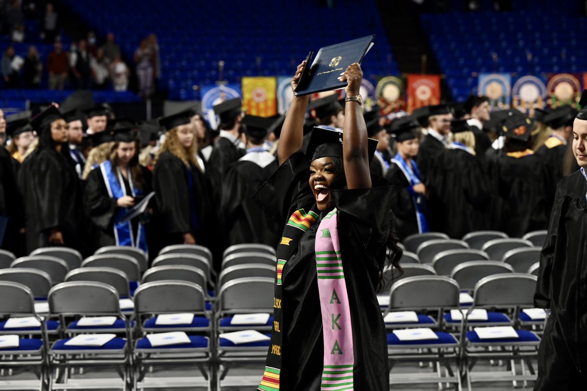 MTSU's tweet photo. Graduation day smiles are our favorite kind of smiles! #trueBLUE #MTSU2022 https://t.co/UpQoKblT3i