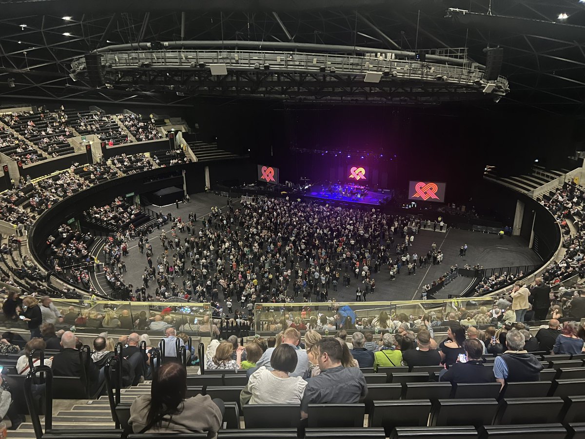 Out out! #DeaconBlue #TheHydro 🎶🎶🎶🏴󠁧󠁢󠁳󠁣󠁴󠁿