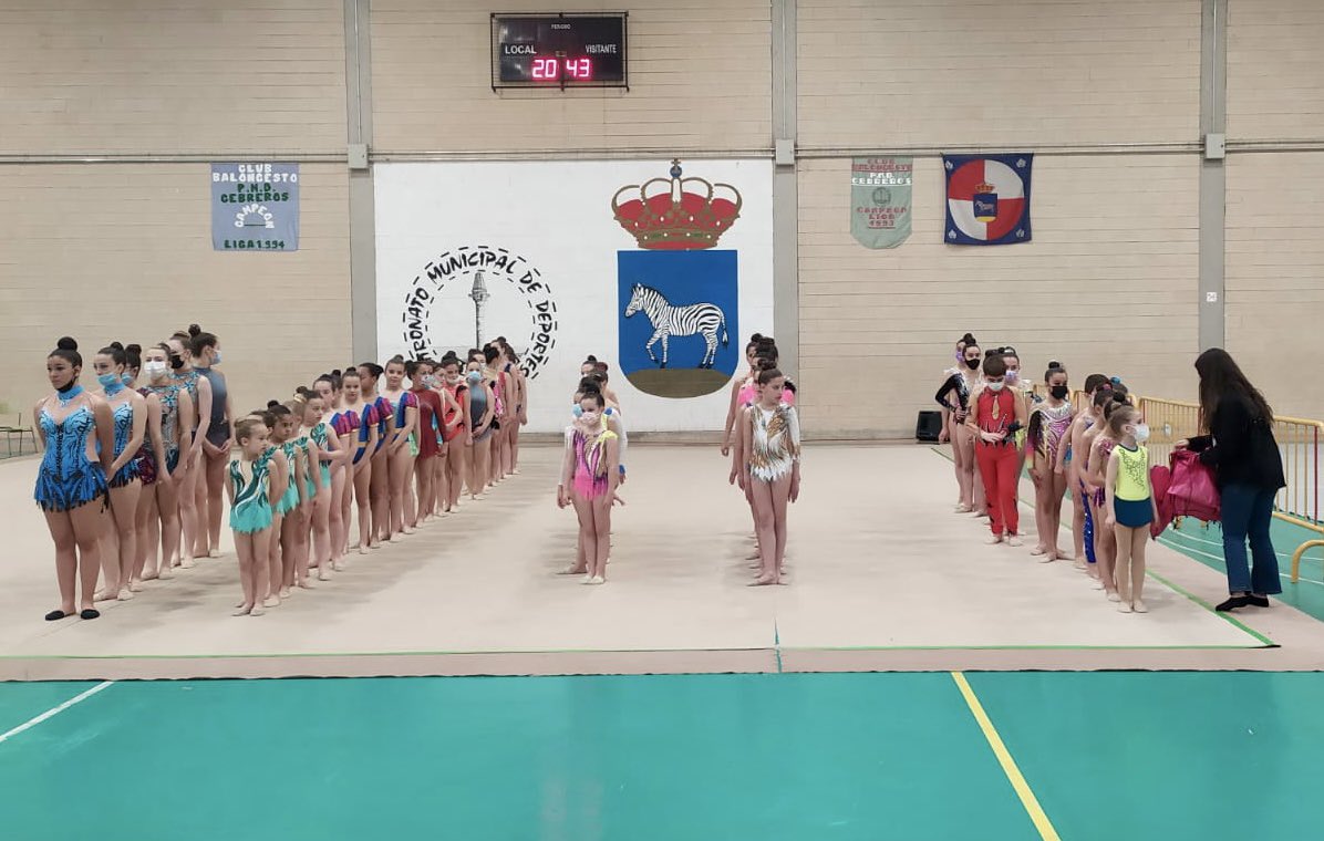 dipuavila's tweet photo. 🤸🏻‍♀️ #Cebreros ha acogido hoy el Campeonato Provincial de #GimnasiaRítmica, que por primera vez se ha celebrado fuera de la capital. Un éxito de organización del Ayuntamiento y de la Federación regional, y un éxito de participación de los gimnastas abulenses. #HaciendoProvincia https://t.co/hVhwVIGaBU