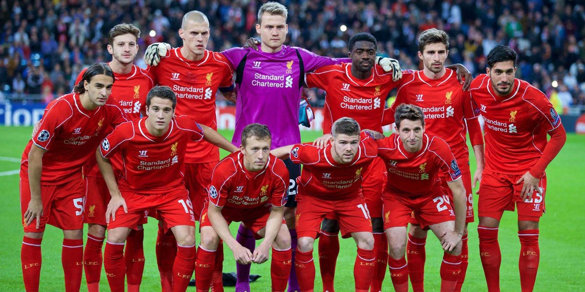 ArsecaI's tweet photo. Liverpool when Arsenal fans are watching them https://t.co/mUDzmQahyU