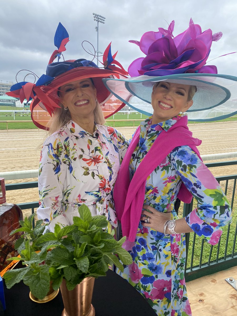 JaniceDean's tweet photo. It was hard not bumping into each other’s brims in these pictures. It’s like the cone on the dog. #derbyproblems @ShannonBream 😂 https://t.co/uvdCxC1eBx