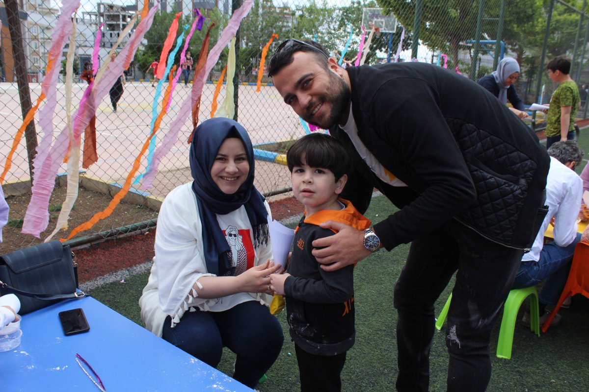 Bizim için herşeye katlanan, her zaman yanımızda olan dünyanın en güzel annelerine... Gücümüze güç umudumuza umut katan annelerimiz, ANNELER GÜNÜNÜZ KUTLU OLSUN.
Anne Çocuk Etkinliğimize katılan annelerimize teşekkür ediyoruz. 💐💐💕💕
#ugurokullari
#annelergünü
#sanliurfa
