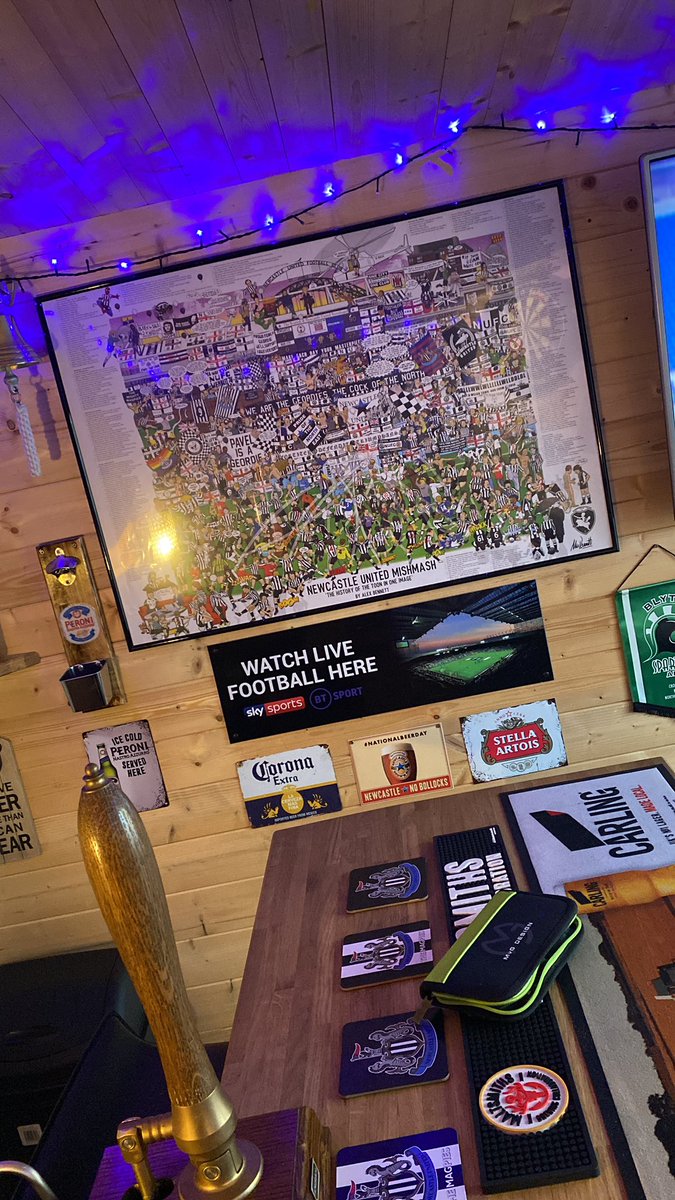 bigquinn08's tweet photo. @footymishmash cheers m8 absolute quality over the moon with it 👌🏻 found the perfect place 4 it in the #QuinnInn ⚫️⚪️🍺 https://t.co/p0suorFdAW