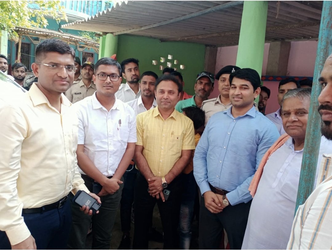 SantoshRai_IAS's tweet photo. Participated in inauguration of #AimPathshala at Wazidpur village in #Siwan District meant for providing free of cost supplementary learning to underprivileged kids. Any one can contribute in this Mission by visiting https://t.co/8Aas55xPBW.
@Vijay_IRTS @IPSMdMustaque @nawal_ias https://t.co/6HbllIPMsw
