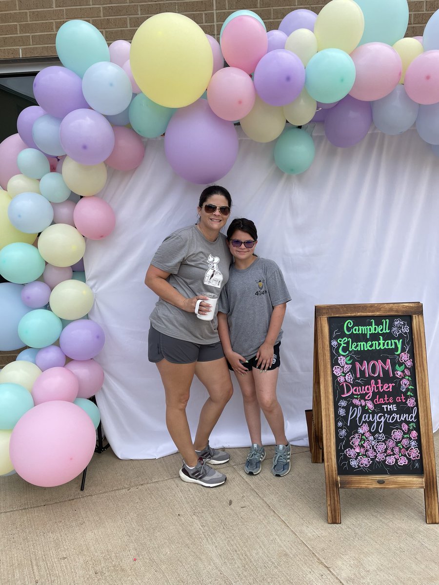 CarlaWalker01's tweet photo. Time with my girl at ACE Mommy and Daughter Play Date #ACECubs https://t.co/od53sXZCRU