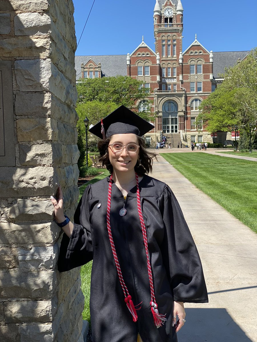 ClaravonM's tweet photo. Can’t wait to see what your future holds, Robin M! So proud of your perseverance and love of your craft. #FriendsUGrads https://t.co/qgXzmsptPq