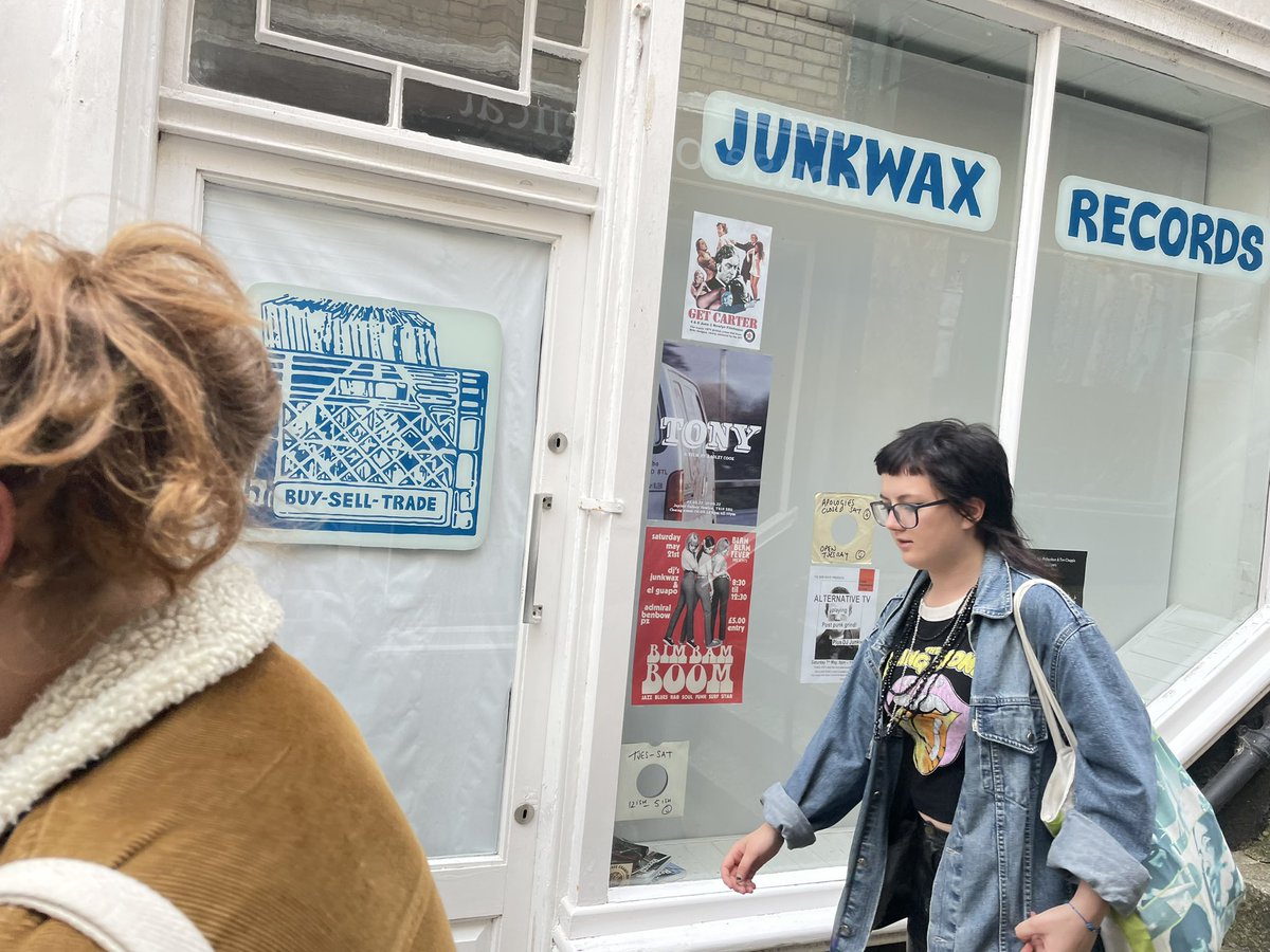 tottaylor1's tweet photo. really super record shop @Junkwax in a cool corner of Penzance - #junkwaxrecords get on down there now!!! #recordshop #AlternativeTV #penzance #PZ local record shop #coolrecordstore #RecordStoreDay #tottaylorrecord @RoughTrade #swinging #RSD2022 #Ivors https://t.co/RNKbTm9gjR
