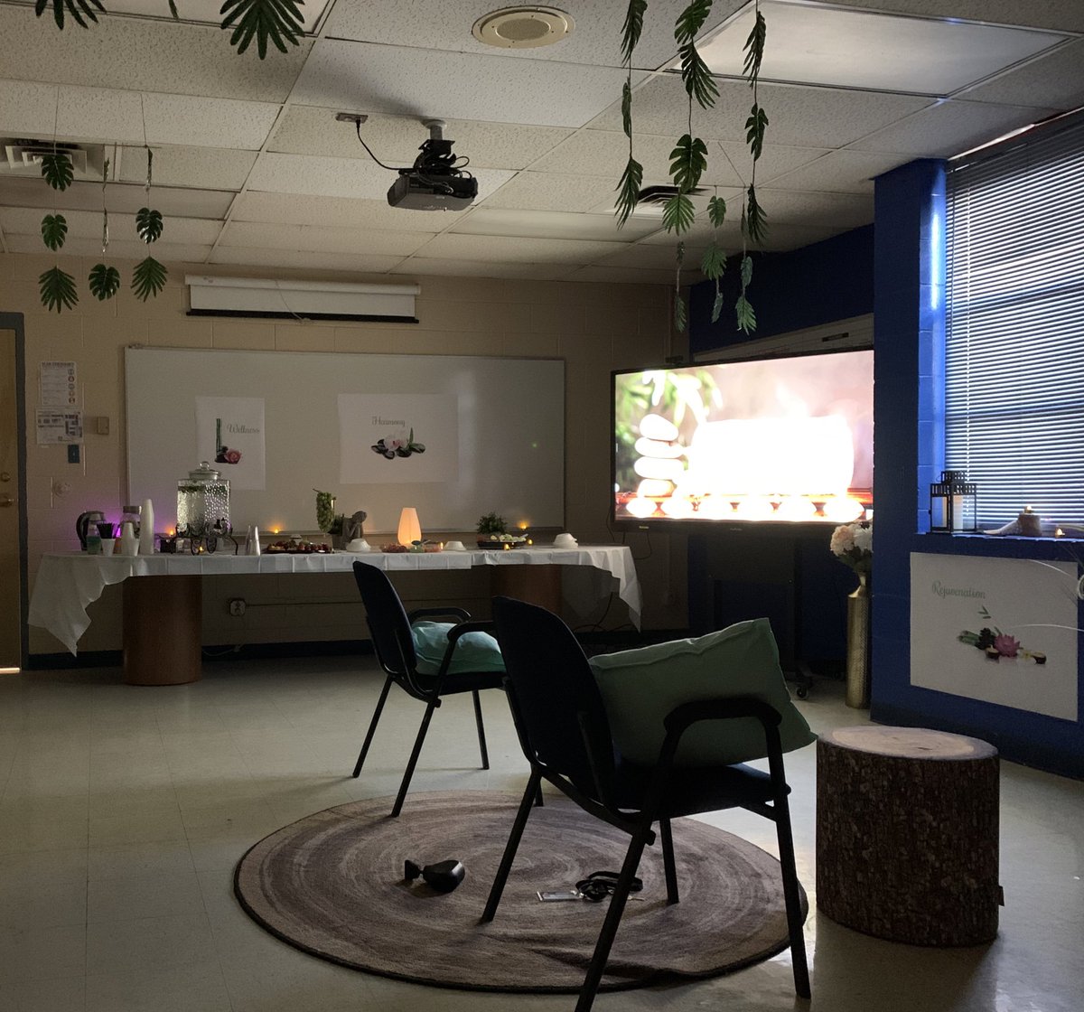 FSmeef's tweet image. Teacher appreciation week was absolutely spectacular. Thank you to @ARCESYISD, the wonderful faculty and staff who made me feel so, well, appreciated!!!! 👩‍🏫 🍎 📚 ❤️ #OFOD #wedeliverexcellence