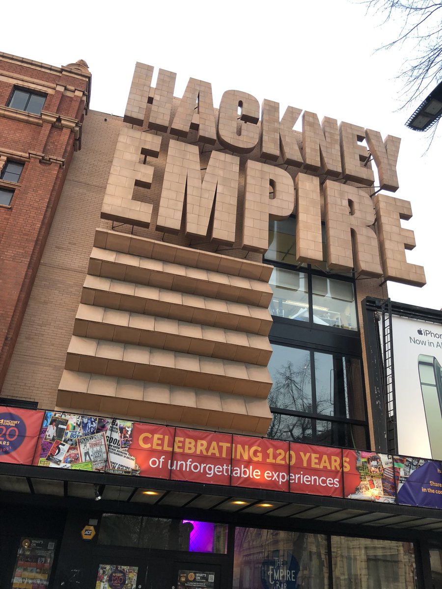 SeanHarrison4's tweet image. Feels like forever ago. But what an amazing night. Just two men shooting the breeze saying it how it is. Long live @WolfOwlPod @BigTomD @RomeshRanga