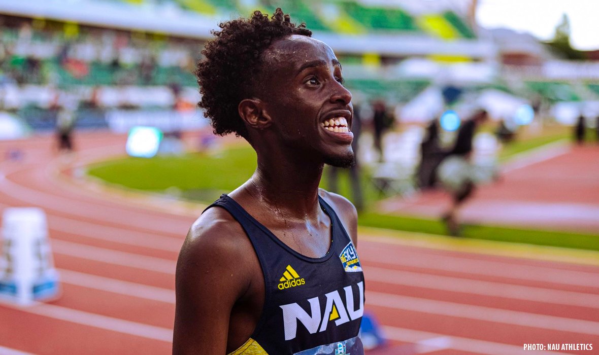 NCAATrackField's tweet image. 𝐓𝐇𝐄 𝐊𝐈𝐍𝐆 𝐎𝐅 𝐓𝐇𝐄 𝟓𝐊 👑

Abdihamid Nur of @NAUTrackFieldXC ran a 13:06.32 in the 5K at the @sound_running Track Meet and broke the 44 𝙮𝙚𝙖𝙧-𝙤𝙡𝙙 NCAA record set by Henry Rono ‼️

#NCAATF x 📸 @USTFCCCA