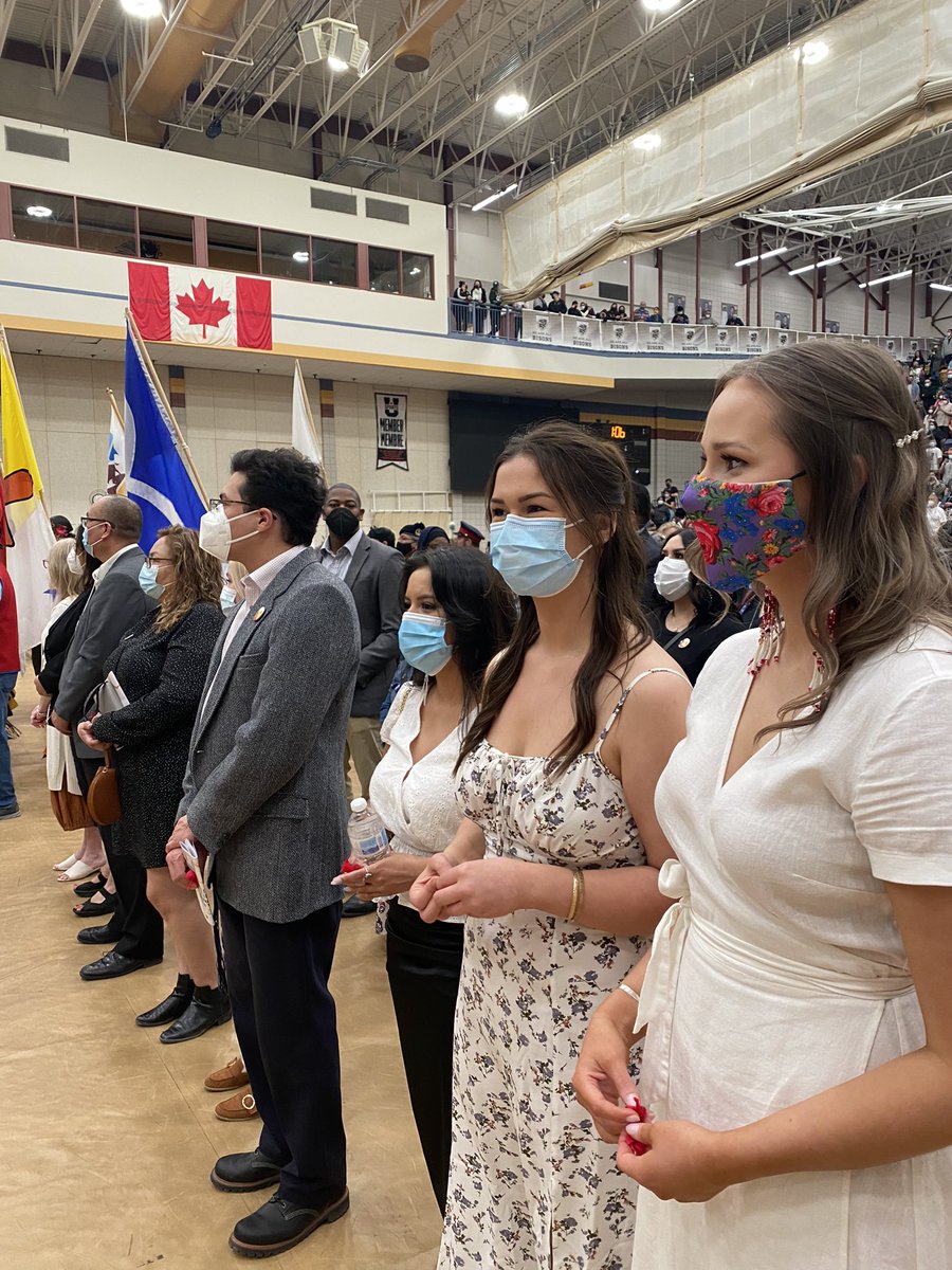 umanitoba's tweet photo. The #UMGradPowWow is a powerful celebration of the achievements of Indigenous students. Be proud of what you accomplished!
#UMIndigenous #Umanitoba2022 #UManitoba https://t.co/CfLsY453P2