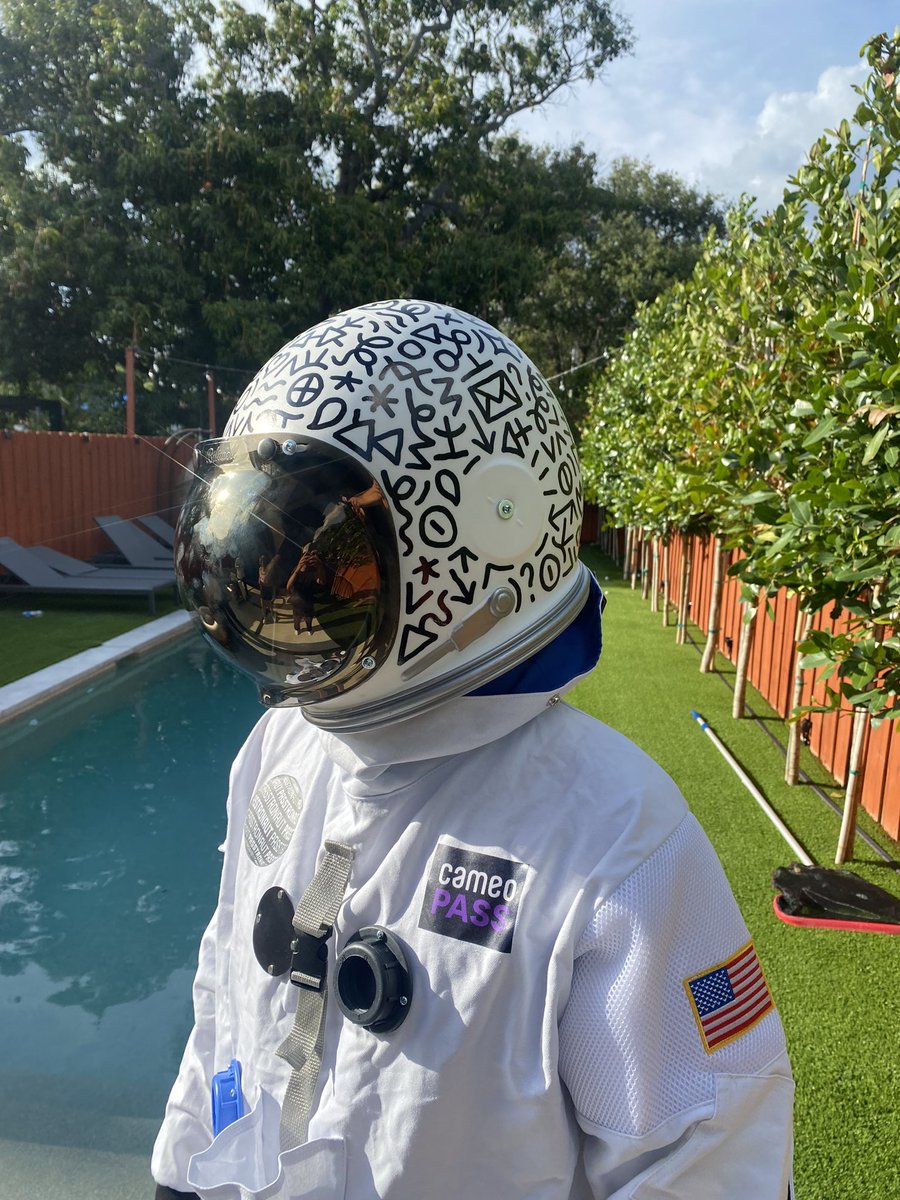VinnieHager's tweet photo. Cameo Pass 🧑🏻‍🚀💌 https://t.co/j7KpOYuVcw