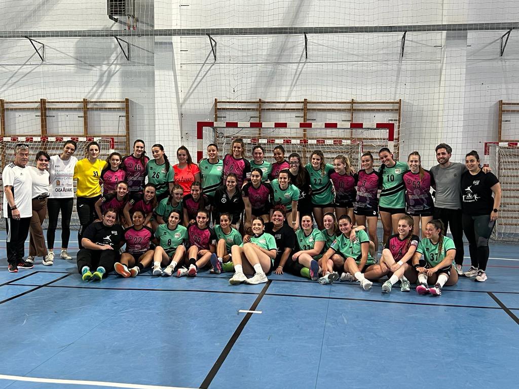 base_villaverde's tweet photo. El Madrid Balonmano @base_villaverde y el @BMCImperial se enfrentaron hoy preparando sus Fases de Ascenso del próximo fin de semana. #OKVillaverde https://t.co/7yzu90NQJF