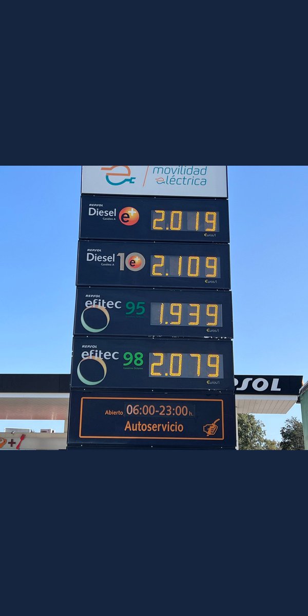 Basic_trafico's tweet photo. Agridulce es la palabra que nos define en estos momentos...nos encanta estar al día de nuestra normativa de tráfico pero cada vez tenemos más seguidores que no pueden hacer uso de su vehículo... Normativa de tráfico sí, pero ¿a qué precio? https://t.co/dz5kdHERzF