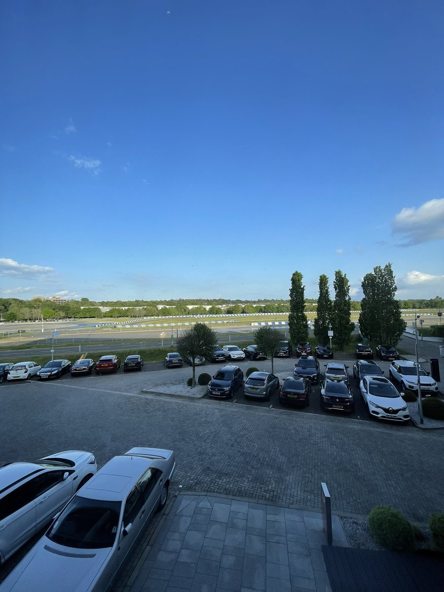 _GuyMoore's tweet image. 25 🥳🎉🍾