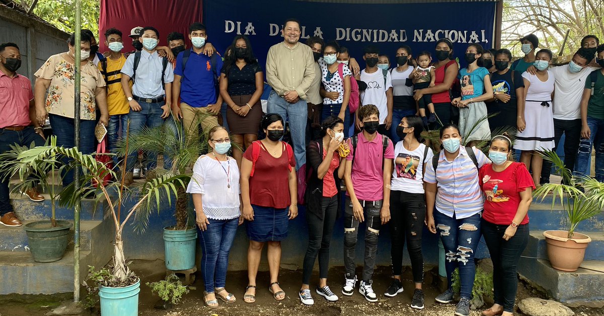 salvadorVang's tweet photo. Visitamos la Secundaria en el Campo de comunidad San Isidro de los Cocos, en Telica, encontramos extraordinari@s docentes e inspirados estudiantes ⤵️ leer hilo... https://t.co/NRnW6Guckk