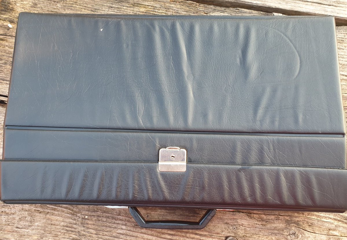 FishlockTony's tweet photo. #ZXSpectrumPlus Does this make it portable, I populated this case that @AnnieRat1 and I picked up a few weeks back when a old computer place was shut down https://t.co/qbCL2UtzsG