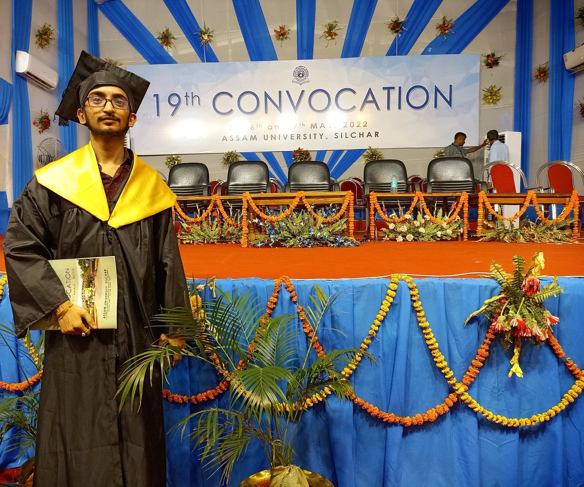 KunaljitOnline's tweet photo. Received my graduation degree 🎓 

#AssamUniversity #19thConvocation 
#GCCian https://t.co/VvRXmpaThs