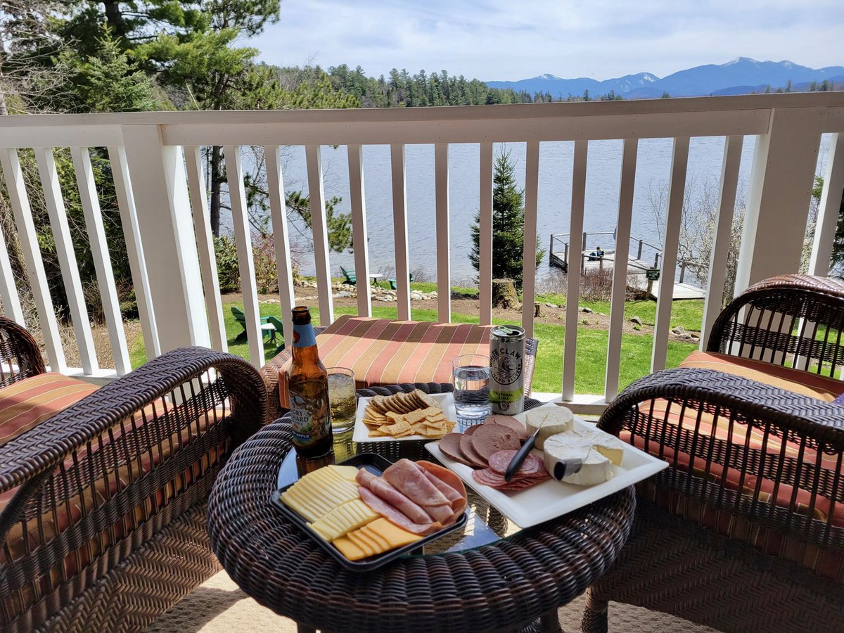 picamc's tweet photo. Here we go again. Post golf game nosh while enjoying the view. https://t.co/0hHBwevkYo
