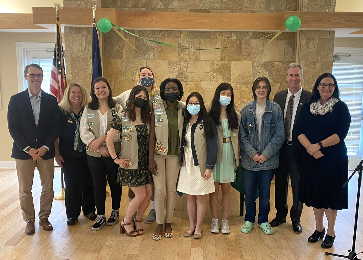 marcapcar's tweet photo. @DavidBulova Thank you for attending Girl Scout Troop 4148’s Bridging Ceremony.  The future is bright for these future leaders. https://t.co/K1hmwXAmh8