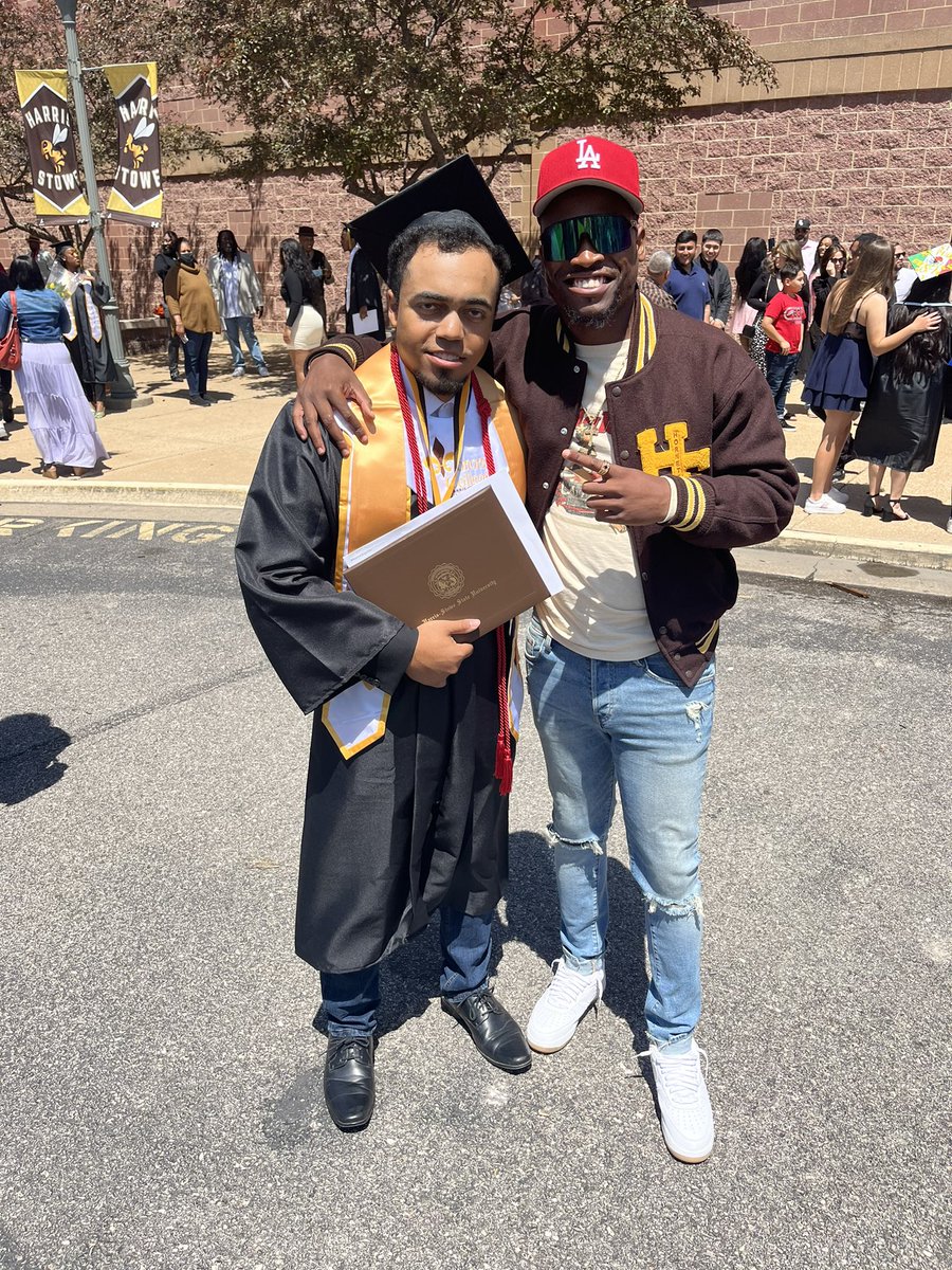 StoweBaseball's tweet photo. HUGE HUGE congratulations to our Spring 2022 graduates! Alex Williams, Maurice Lafon, Quintaryis Bournes, Bay To, &amp; Dajuan Griffin. 

Wish you all the best in the next chapter of your life. It was a pleasure watching you perform on &amp; off the field. https://t.co/UhhK836ayB