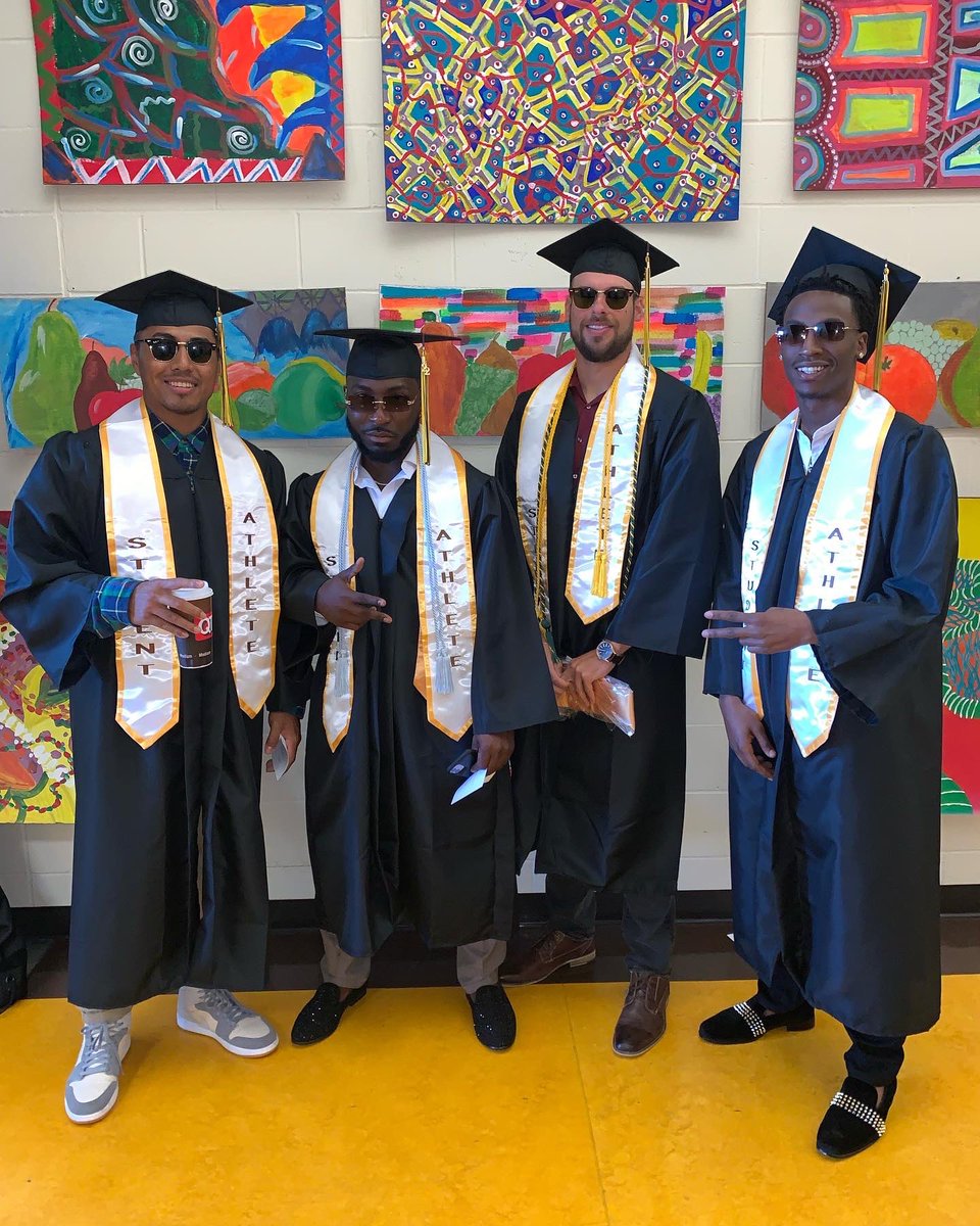 StoweBaseball's tweet photo. HUGE HUGE congratulations to our Spring 2022 graduates! Alex Williams, Maurice Lafon, Quintaryis Bournes, Bay To, &amp; Dajuan Griffin. 

Wish you all the best in the next chapter of your life. It was a pleasure watching you perform on &amp; off the field. https://t.co/UhhK836ayB
