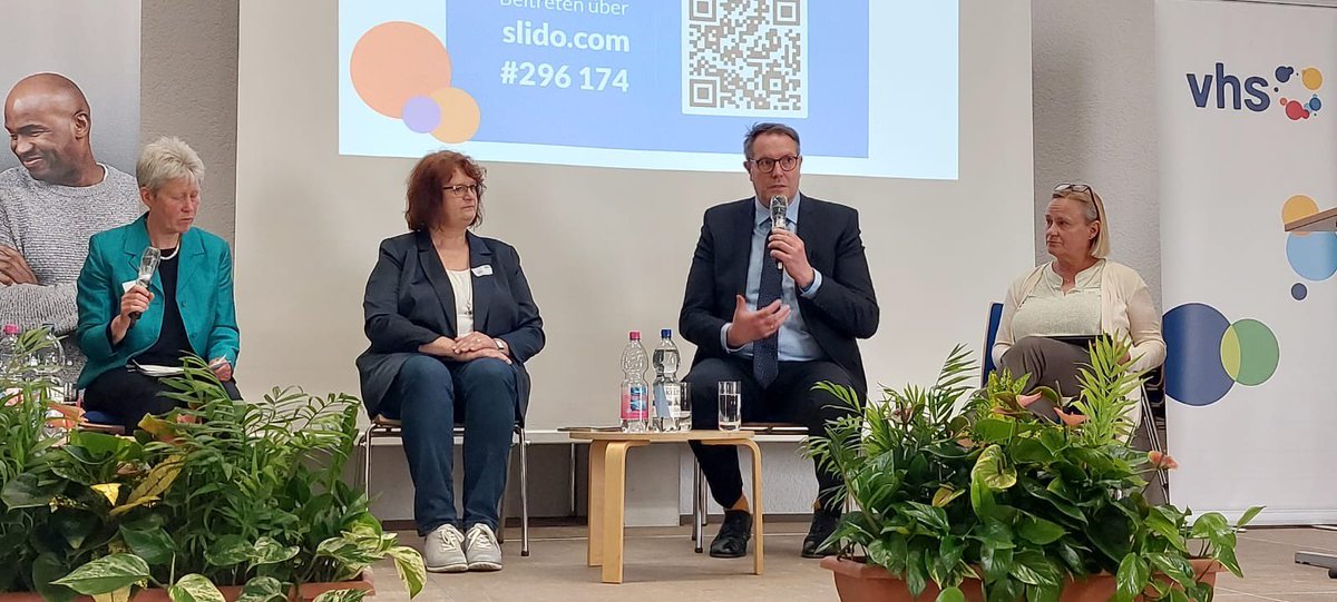 Alex_Schweitzer's tweet image. War heute bei der Mitgliederversammlung der Volkshochschulen im Land. Bin sehr froh dass wir in #RLP so eine vielfältige, engagierte Weiterbildungs-Community haben. #TransformRLP