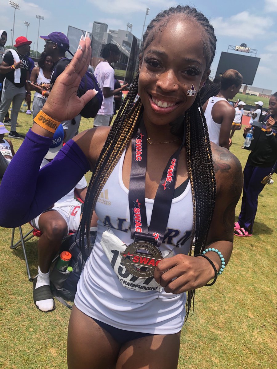 BRAVESSPORTS's tweet photo. WTF | An'Twanique Kinsler received silver in the 400m dash with a time of 54.71 | #FearTheBrave #BravesNation https://t.co/lEOtPCdrqX