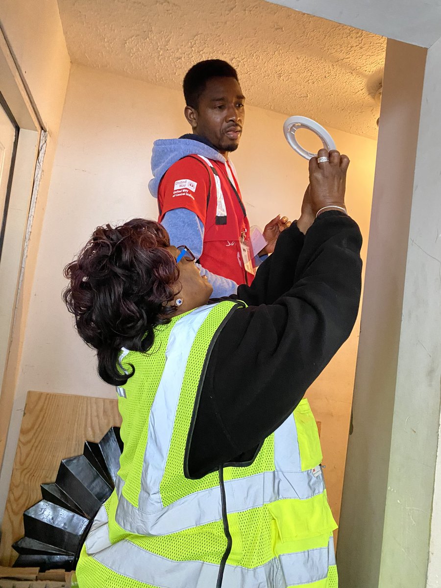 IFD_NEWS's tweet photo. During the #SoundTheAlarm smoke alarm blitz, the #IFD #INRedCross team visited 68 houses, installed 117 alarms and engaged with 185 residents in the Martindale-Brightwood area. Working Smoke Alarms save lives and your life matters. Have a plan. Get out and stay out. https://t.co/aCfbQpoxLZ