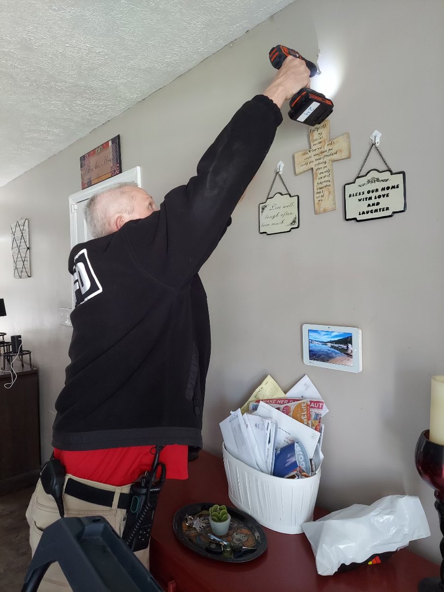 IFD_NEWS's tweet photo. During the #SoundTheAlarm smoke alarm blitz, the #IFD #INRedCross team visited 68 houses, installed 117 alarms and engaged with 185 residents in the Martindale-Brightwood area. Working Smoke Alarms save lives and your life matters. Have a plan. Get out and stay out. https://t.co/aCfbQpoxLZ