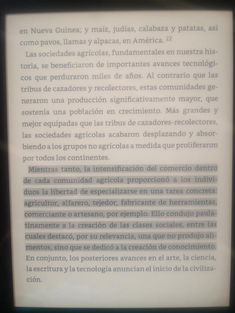 Nico_Stornelli's tweet photo. No se qué opinen mis amigos #Geek @samirestefan y @JoseCarlosTecno pero estoy feliz con mi #KindlePaperwhiteSignatureEdition leyendo "El viaje de la humanidad" de @GalorOded @amazon #leer #Reading https://t.co/l5nAzSdfyW