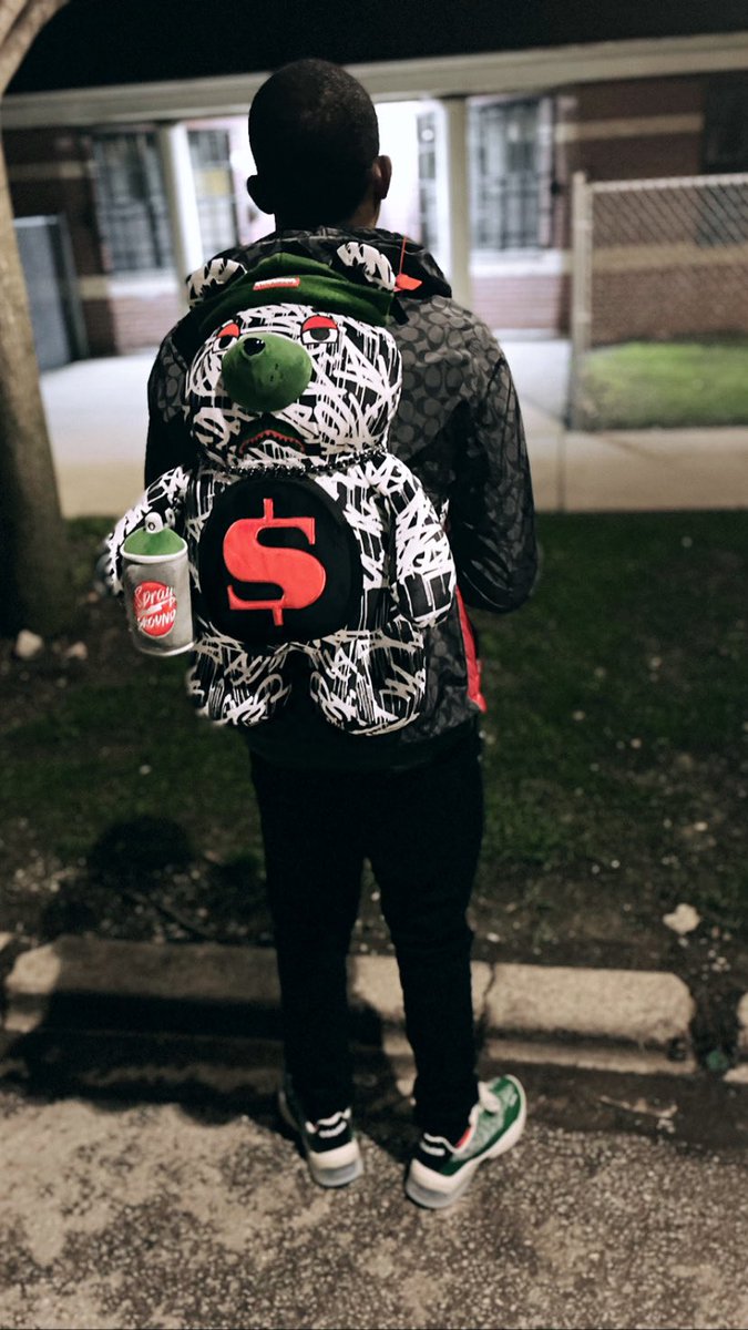 I be going hard with no rest 💤and I ain't trying too🤷🏾‍♂️I be in a fuck nigga🖕🏾 chest like the swine flu🤒😈