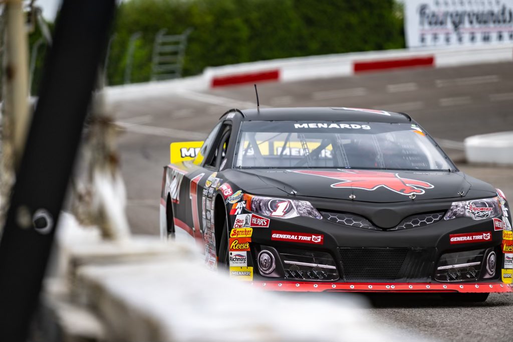 Phoenix51Racing's tweet photo. .@jamessfinch currently P1 in @ARCA_Racing combined practice and qualifying at @RaceFairgrounds. #MusicCity200 https://t.co/OfsrvrMn7X