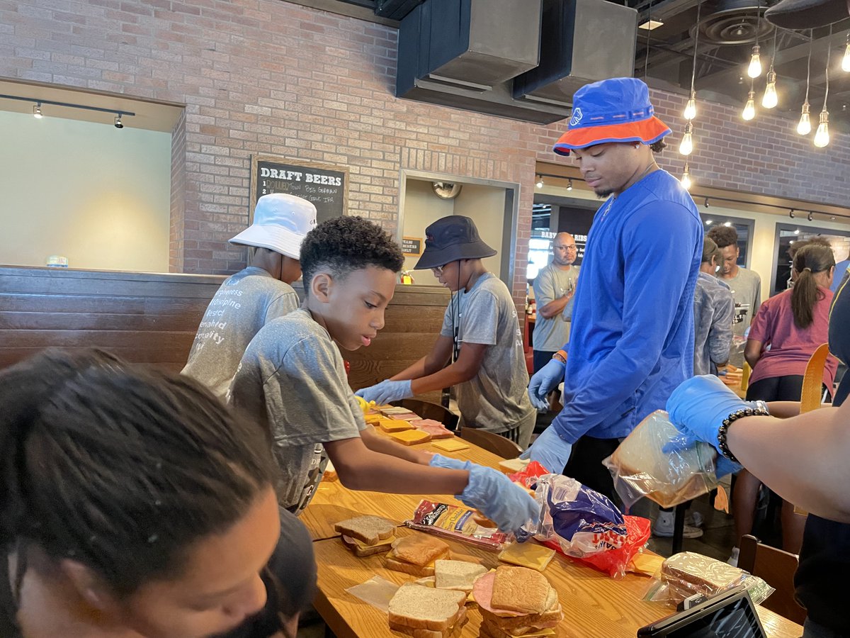 GOLF3161's tweet image. WE GAVE because HE GAVE!!  Feed the City was a huge success serving with our students today. We helped to make 2,180 meals. #GodbeforeGolf 
#tangotab.com