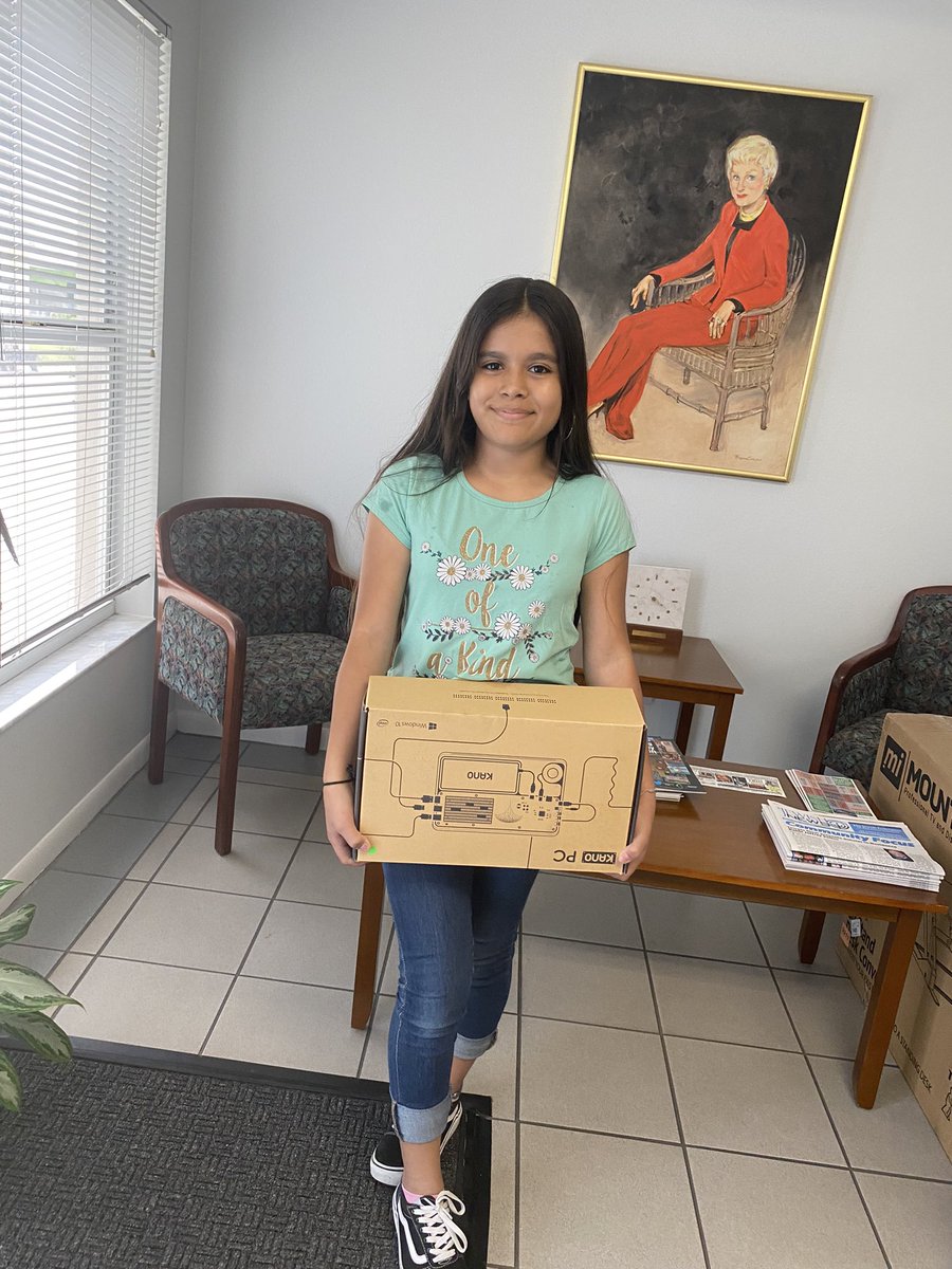 Veronica is very excited to take her new laptop 💻 home and keep learning 🥳 #Remakedays #suncoastremakedays @ThePattersonFdn @SuncoastCGLR @RemakeDays