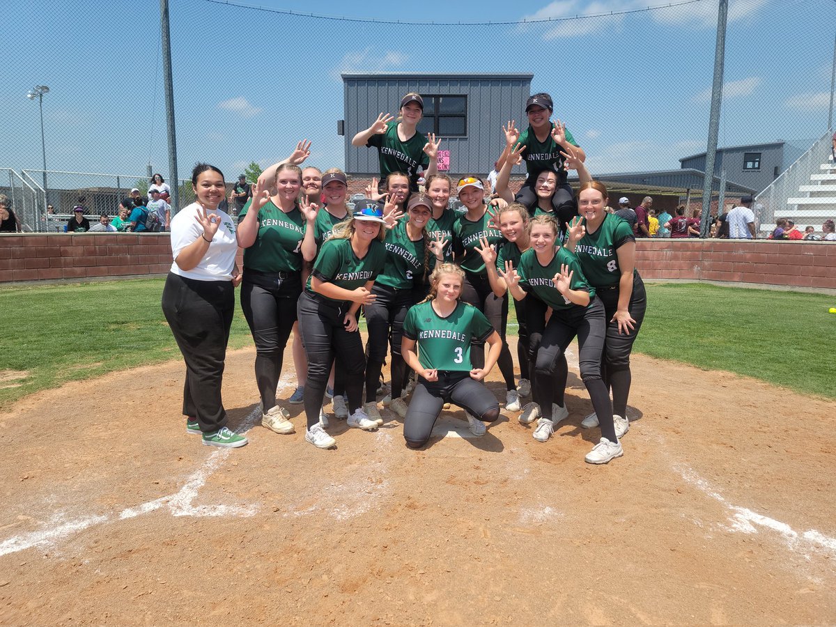 KDale_Softball's tweet photo. The Lady Kats take game 2 with a 11-0 win to be the AREA CHAMPS!!
Next up, ROUND 3, REGIONAL QUARTERFINALS!! https://t.co/V4UXP5eNcu