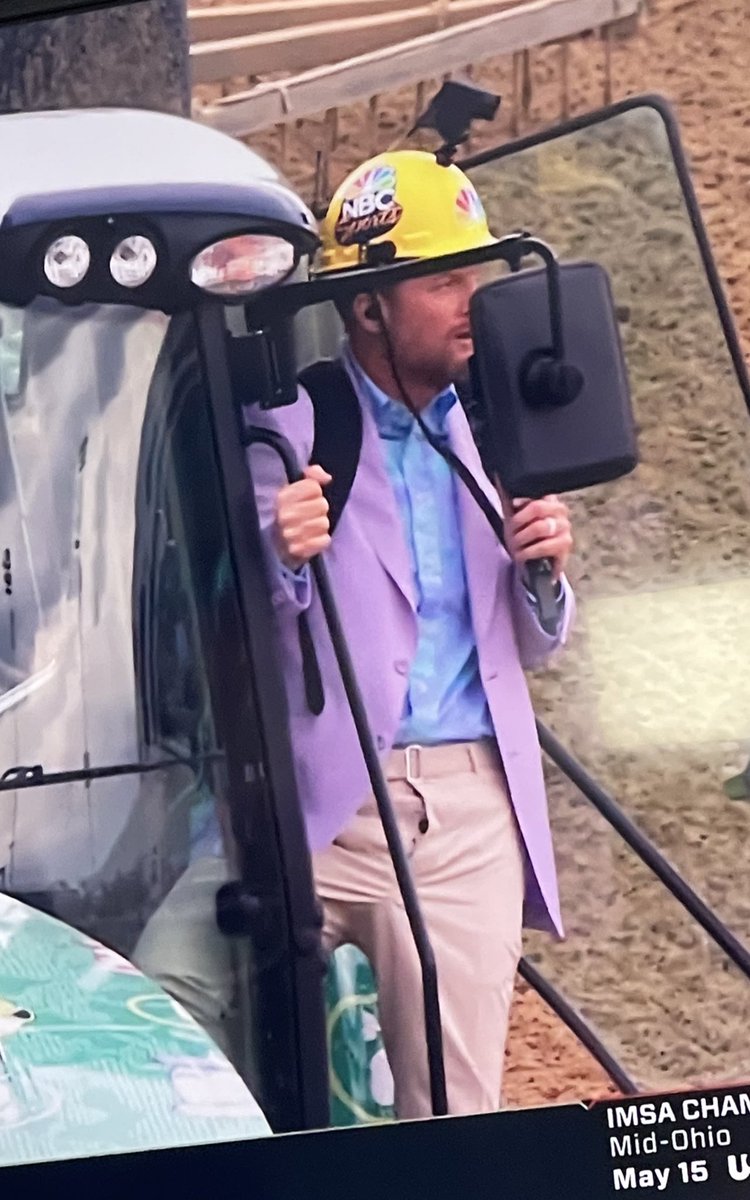 Evander_the_cat's tweet photo. @DaleJr has a bit of a crotchel situation at Churchhill downs 😂😂😂 #KentuckyDerby #hescutethough https://t.co/0hBrXCVMvX