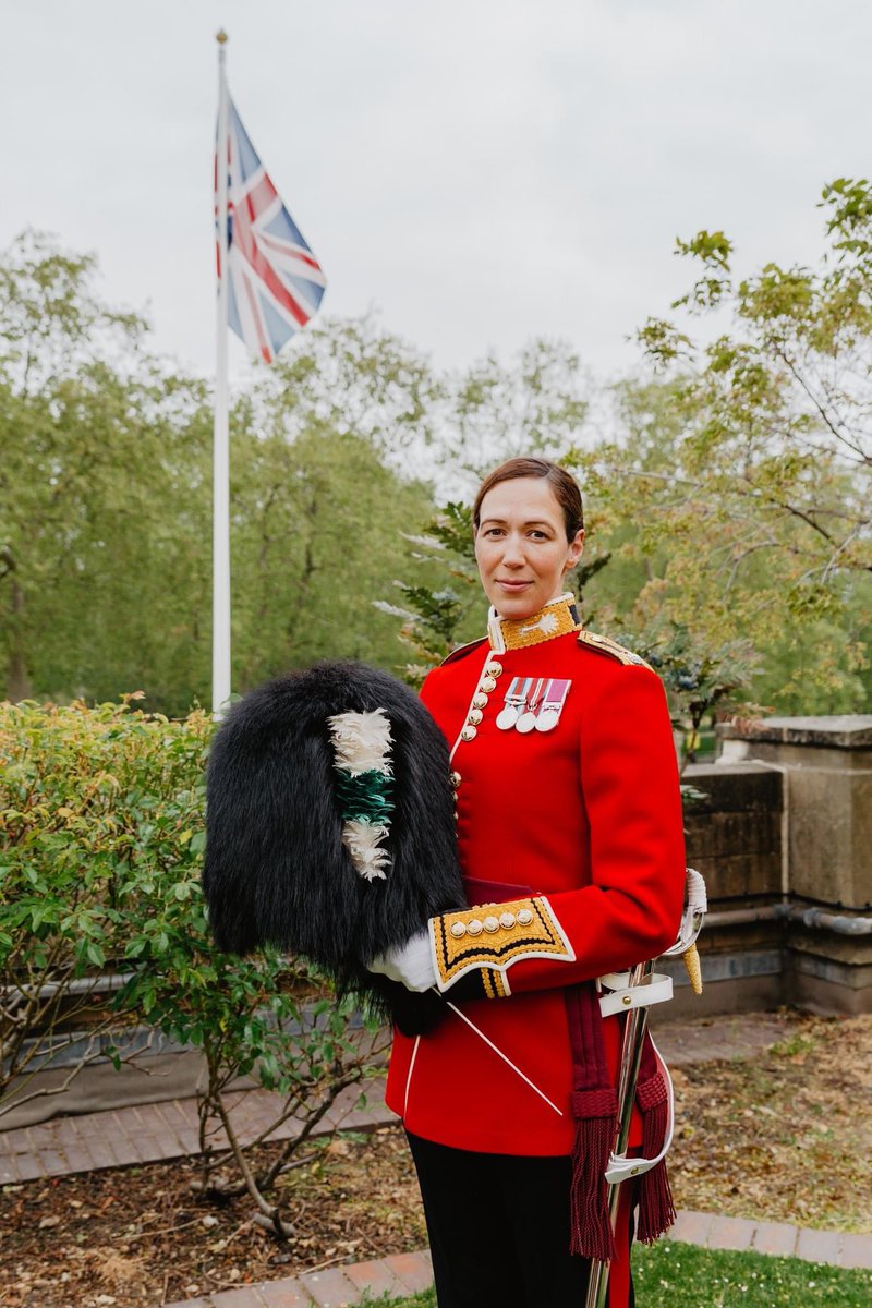 FIRST EVER FEMALE DIRECTOR OF MUSIC 🎶 

The @WelshGuardsBand 💂 are extremely proud to announce the arrival of their new Director of Music, Major Lauren Petritz-Watts.

#britisharmymusic #stateceremonial

@ASN_CoChair_1 @ASN_CoChair @BritishArmy 🇬🇧.
