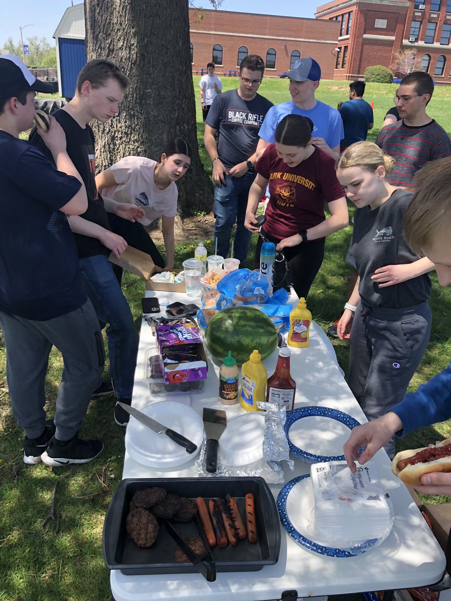 CHS_JROTC's tweet photo. Picnic after the a parade https://t.co/rQs1lh5mzf