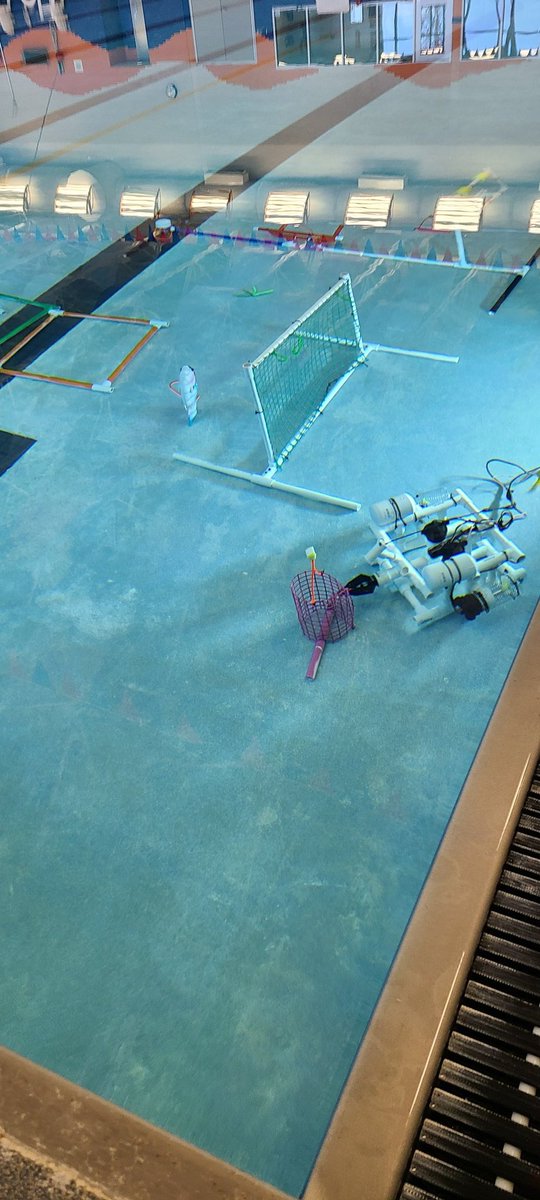 osu_uwrt's tweet photo. Our new Vice President, Amber, is enjoying the day volunteering as a diver at the MATE ROV Midwest Regional competition! "Who wouldn't want to swim with ROVs all day?" -Amber @matecenter Thanks for hosting @HEHSengineering . #robosub #osuengineering https://t.co/l7ZGY6ARdp