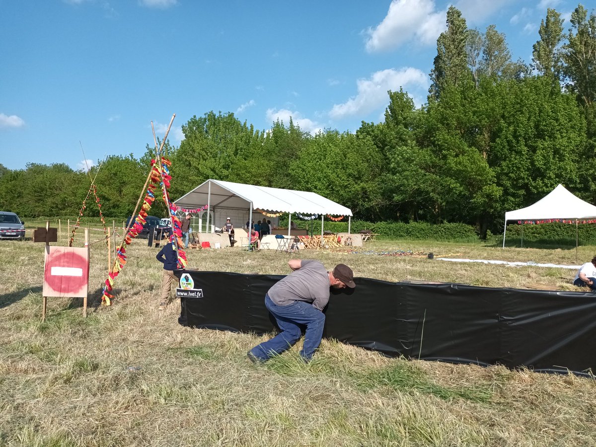 LaVoieEstLibre_'s tweet photo. Nous sommes prêts pour la journée de soutien de demain #desmoissonspasdugoudron à #Teulat! Pour un aménagement sécurisé et respectueux de l'environnement de la #rn126 et contre le projet inutile, écocide et antisocial de l' #A69! Rdv à partir de 11h! https://t.co/maiOMWOt2U