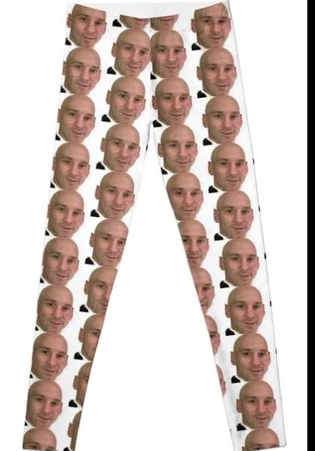 RonPessi's tweet image. Avis outfit