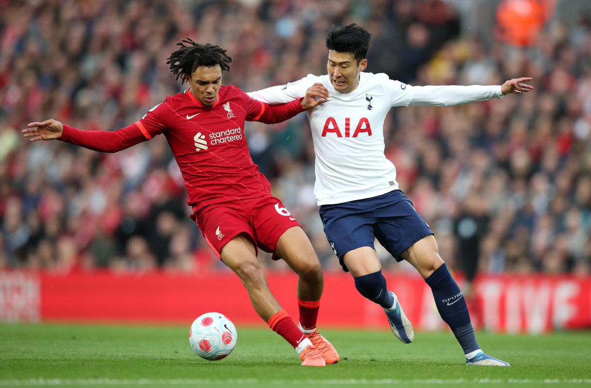 OfficialFPL's tweet photo. Who do you need to deliver points in the second half of #LIVTOT? 🤔

#FPL https://t.co/mupdu0ZgxI