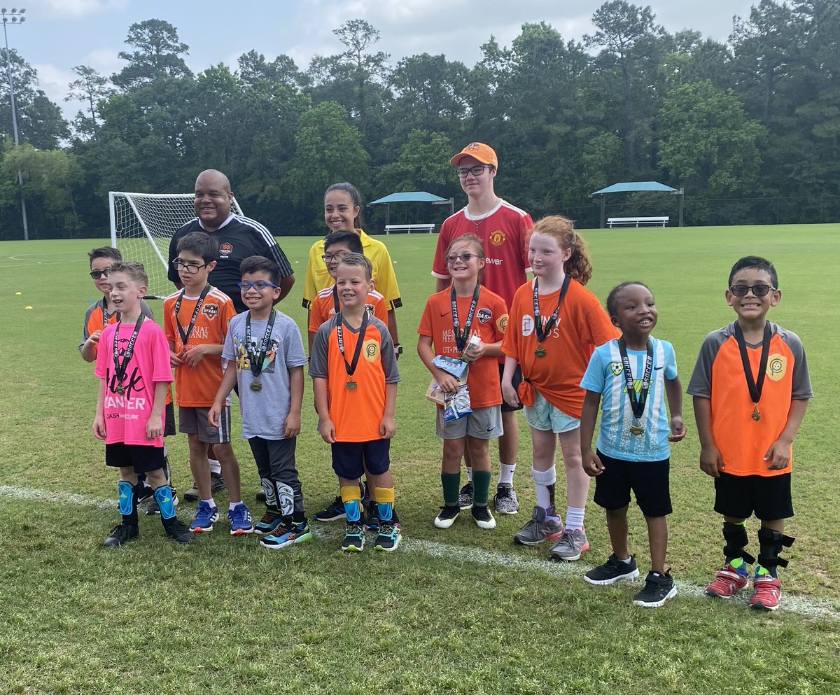 CPsoccerHOU's tweet photo. Great last of training and medals for the team today! https://t.co/EXw7ObwkDM