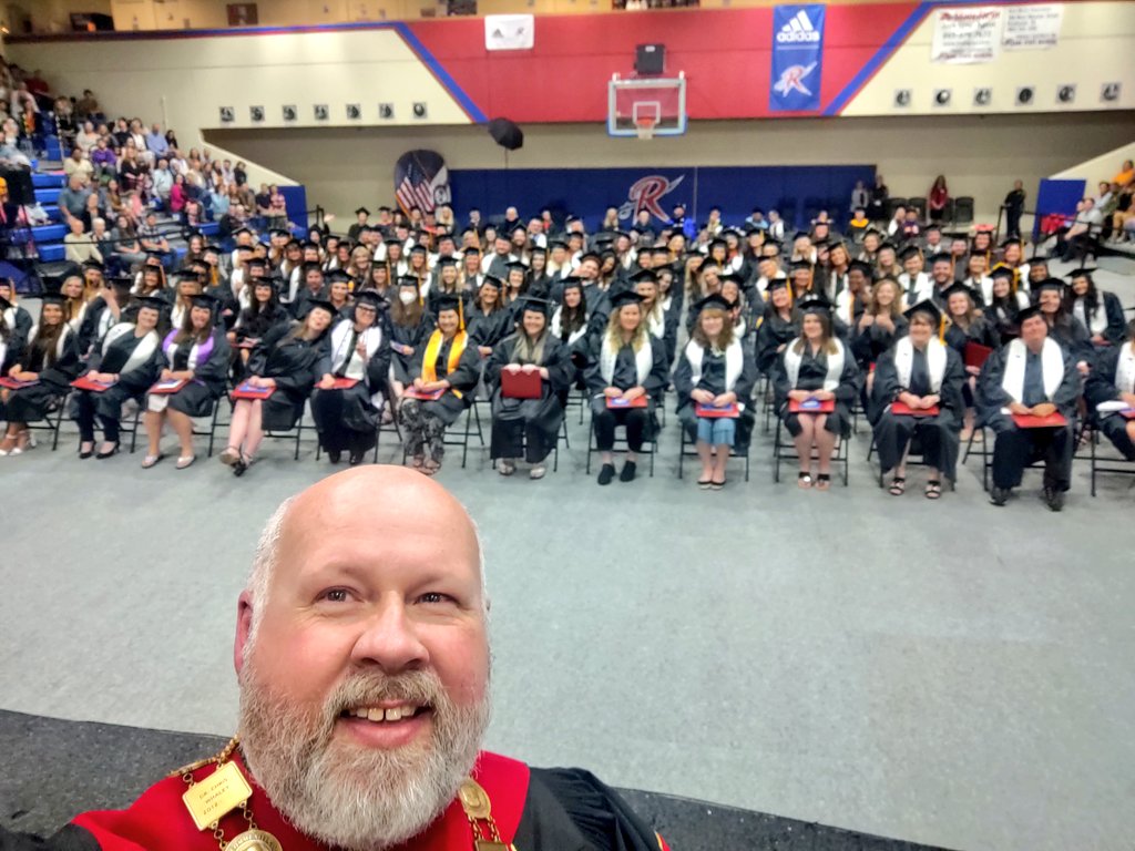 ChrisLWhaley's tweet photo. Commencement #3 @RoaneState #AccessAndSuccess #StudentsFirst https://t.co/AwPvi6c7JM