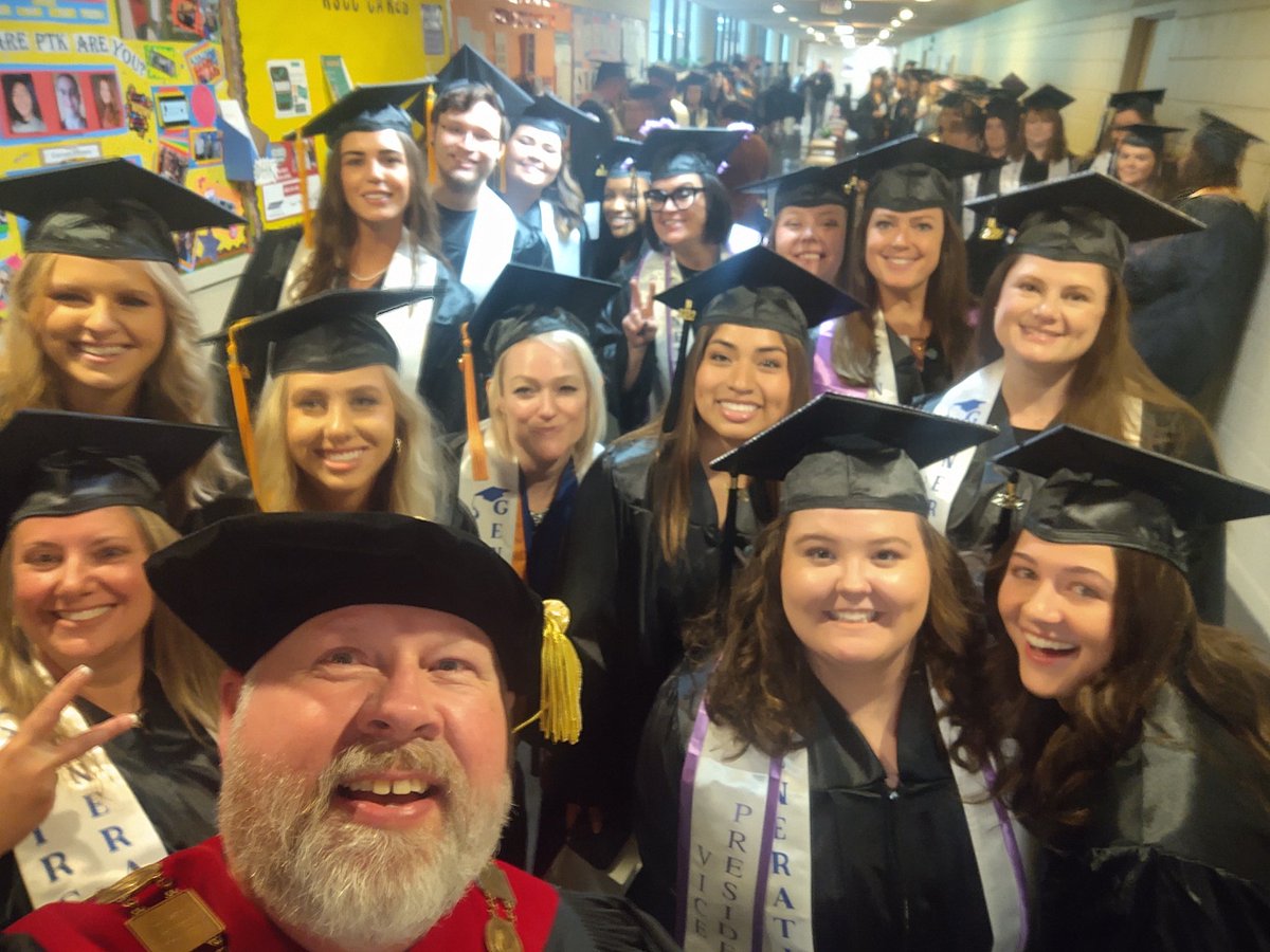 ChrisLWhaley's tweet photo. Commencement #3 @RoaneState #AccessAndSuccess #StudentsFirst https://t.co/AwPvi6c7JM